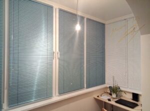 Горизонтальные жалюзи с чередованием ламелей 9307 и 101