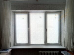 Рулонные шторы в спальне с тканью Lazur T 2079 Cream