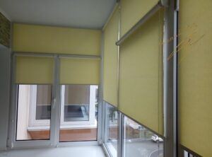 Рулонные шторы на балконе с тканью Azalia Champagne 513