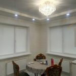 Рулонные шторы с тканью Luminis T01 White на кухне