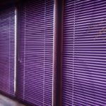 Горизонтальные жалюзи на балконе с ламелью 9319