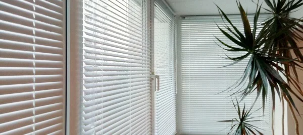 Горизонтальні жалюзі - картка